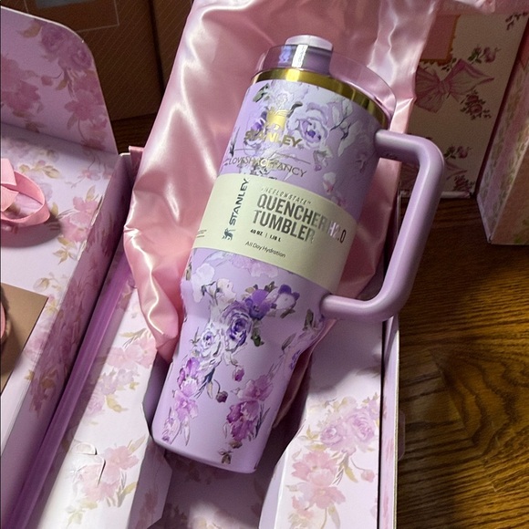 Stanley Pink Floral Bath & Body Set - Picture 4 of 6